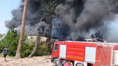 نشوب حريق هائل في مصنع كيماويات بمركز بلبيس في الشرقية.. صور