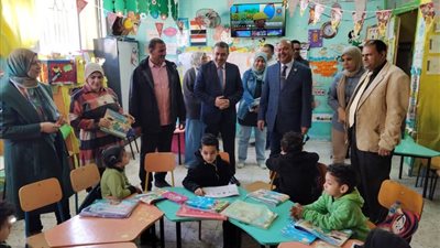 السكرتير العام المساعد بدمياط يتفقد المنشآت الصحية والتعليمية برأس البر استعدادًا للعيد