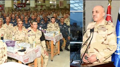 الفريق أحمد خليفة يتناول وجبة الإفطار مع أعضاء هيئة تدريس وطلبة معهد ضباط الصف المعلمين