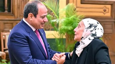 السيسي: المرأة المصرية هي شريان الحياة وشريكة في بناء الوطن