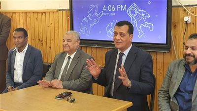 وكيلا تعليم الأقصر وسوهاج يبحثان احتياجات طالبات مدرسة المتفوقين