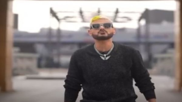 خلف الحدث