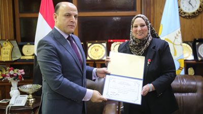 محافظ كفرالشيخ يكرم الأمهات المثاليات للعام 2025 