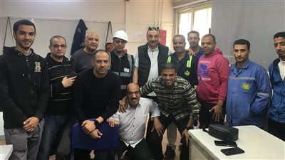  زيارة مفاجئة لوزير قطاع الأعمال يتفقد 