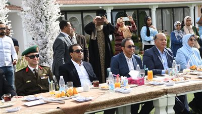 محافظ قنا يشهد كرنفالًا فنيًا احتفالًا بعيد الفطر المبارك | صور 