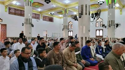 أجواء الألفة والمحبة تزين احتفالات عيد الفطر في مسجد الناصرية 2025