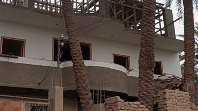 فى إجازة عيد الفطر.. فك شدة خشبية بقرية السلام بالأقصر
