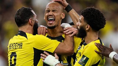 الاتحاد ينهي الشوط الأول بهدف نظيف أمام الشباب