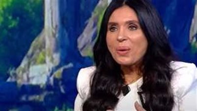 دينا تكشف تفاصيل قصة حب في شبابها مع رجل مسيحي من الصعيد