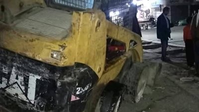 تصادم قطار بلودر نظافة في سمنود دون إصابات
