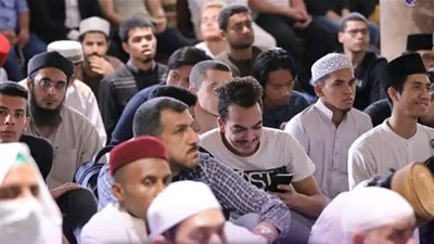 حكم صلاة الجمعة لمن أدرك الإمام في التشهد.. دار الإفتاء ترد