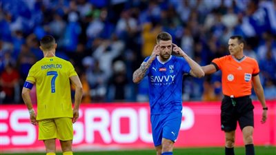 النصر يتفوق على الهلال بهدف نظيف في الشوط الأول