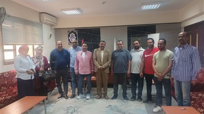 خلال اجتماع تنسيقي.. مدير عام تعليم نجع حمادي يستعرض مهام منسقي الإعلام المكلفين بتغطية حفل ختام الأنشطة