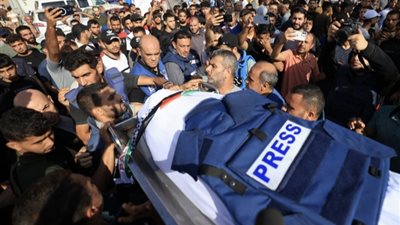 استشهاد وإصابة صحفيين في غزة.. تصعيد انتهاكات الاحتلال ضد الإعلاميين الفلسطينيين