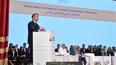 الرئيس ماكرون يزور جامعة القاهرة ويؤكد على أهمية التعاون الأكاديمي مع فرنسا