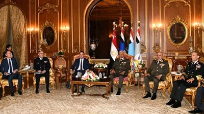 مصر وفرنسا تعززان التعاون العسكري في لقاء تاريخي بين القائدين العسكريين