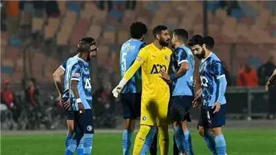 اعتداءات جماهيرية تؤخر مغادرة بيراميدز رغم التأهل لنصف النهائي الإفريقي