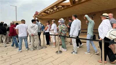 وزير السياحة والآثار يتابع بدء التشغيل التجريبي تطوير الخدمات بمنطقة أهرامات الجيزة