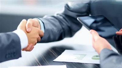 موظفو البنوك ينتشرون في الشوارع والجامعات لهذا السبب المفاجئ