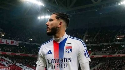 مانشستر سيتي يستهدف التعاقد ريان شرقي لاعب ليون الفرنسي 