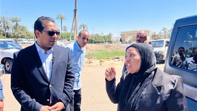 نائب محافظ قنا يتابع تطبيق تعريفة المواصلات الجديدة ويشدد على الرقابة الميدانية