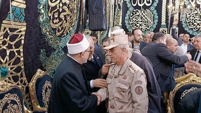 وفد شعبي ورسمي يقدّم العزاء لرئيس جامعة الأزهر في مسقط رأسه بكفر الشيخ
