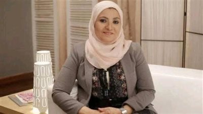 اتهام بالخيانة وعدم المهنية.. تفاصيل واقعة هبة قطب وعامل التوصيل 