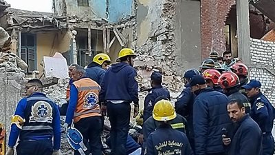 وفاة سيدة وانقاذ 3 أطفال من أسرة واحدة في انهيار عقار بمنطقة اللبان بالإسكندرية 