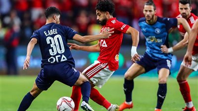 الأهلي يتعادل مع بيراميدز في قمة مثيرة بالدوري المصري