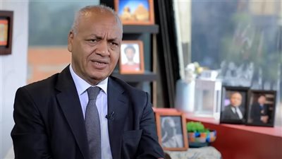 مصطفى بكري: «القيم بتنهار والسوشيال ميديا صنعت بطولات زائفة.. ولازم نرجع للأصل»
