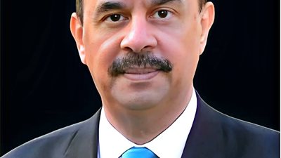 محافظ سوهاج يقرر حجز السيارات المخالفة لمدة شهر