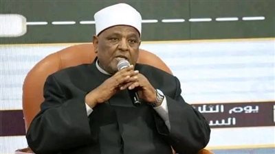وكيل الأزهر الأسبق يهاجم محمد رمضان بسبب ملابسه: عار على مصر وتاريخها