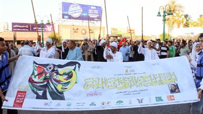 بمشاركة 17 فرقة مسرحية.. كرنفال مسرح الجنوب يثير دهشة أبناء قنا
