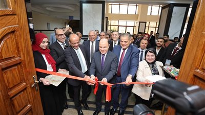 محافظ كفر الشيخ يفتتح مركز محاكاة البورصة الرقمية والتكنولوجيا المالية بكلية التجارة
