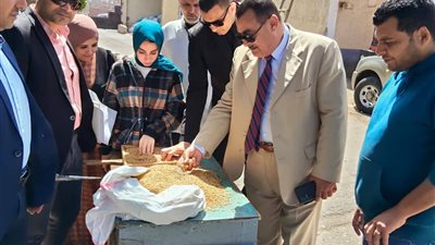 محافظ دمياط يتابع عن كثب جهود التموين تزامناً مع بدء موسم توريد القمح