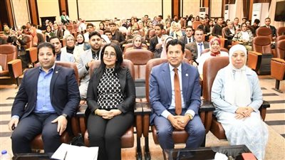 لبناء جيل واعٍ ومدرك بالحقائق والأرقام.. وزير الشباب يطلق أولى فعاليات سلسلة الحوارات 