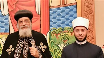 وزير الأوقاف يهنئ البابا تواضروس بعيد القيامة ويشيد بالأخوة الوطنية