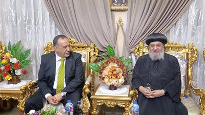 محافظ أسيوط: يقدم التهنئة للأنبا أندراوس بمطرانية أبوتيج بمناسبة عيد القيامة المجيد