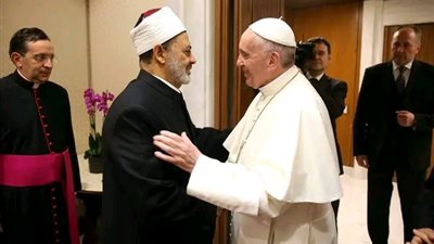 شيخ الأزهر ينعى البابا فرنسيس: رمز الإنسانية والتعاون بين الأديان