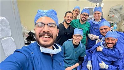 إعادة يد مبتورة بعد جراحة دقيقة استغرقت 12 ساعة في طب الأزهر