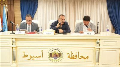 محافظ أسيوط: يعتمد طابقين للتمريض في صدفا ويوجه بإجراءات عاجلة لحماية الترع