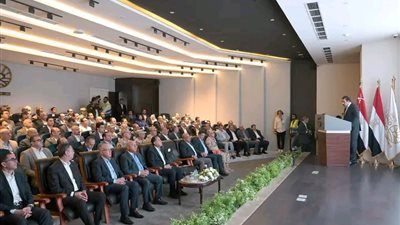 رئيس الوزراء يبدأ جولته التفقدية لمشروعات جهاز مستقبل مصر.. تحويل الصحراء إلى إنجازات تنموية