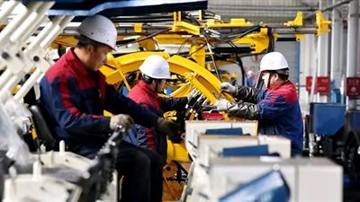 تأثير الرسوم الأمريكية.. المصانع الصينية تخفض الإنتاج وتبحث عن أسواق بديلة