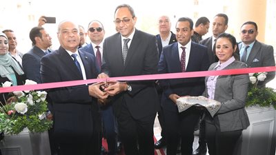 محافظ قنا ورئيس هيئة النيابة الإدارية يفتتحان مجمع النيابات الإدارية بمدينة قنا وفرع قوص والشهر العقاري