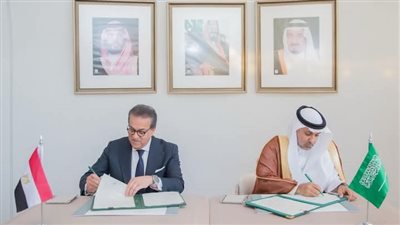 وزير الصحة يوقع مذكرة تفاهم مع نظيره السعودي للتعاون في عدد من المجالات الصحية