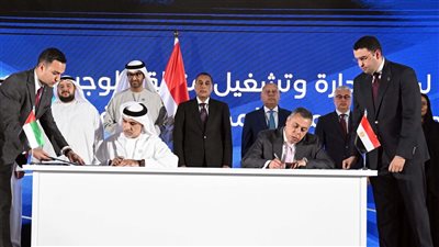 مدبولي يشهد توقيع اتفاقية لتطوير منطقة كيزاد شرق بورسعيد مع موانئ أبوظبي