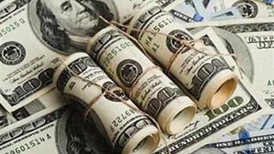 الدولار ينخفض إلى أدنى مستوى في 6 أسابيع وسط مخاوف من تراجع الاقتصاد الأمريكي