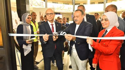 محافظ أسيوط يفتتح فعالية شبابية لاختيار تصميمات العربات المتنقلة ضمن خطة تطوير الشارع