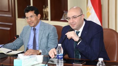 محافظ بني سويف يشهد لقاء وزير الشباب والرياضة مع أعضاء مجلسي النواب والشيوخ