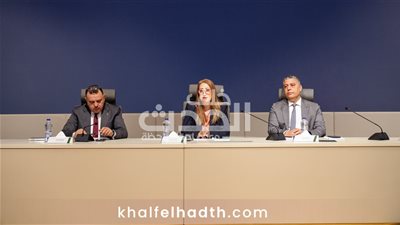 رئيس البريد في اجتماع موسع: خطة لتحفيز العاملين وتعظيم الإيرادات وتحديث الخدمات